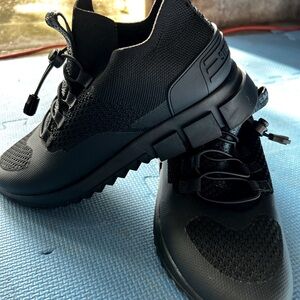 Men’s Size 9 Steve Madden Sneakers